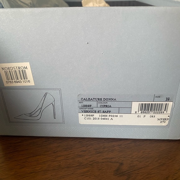 Prada Saffiano pump - Picture 3 of 16